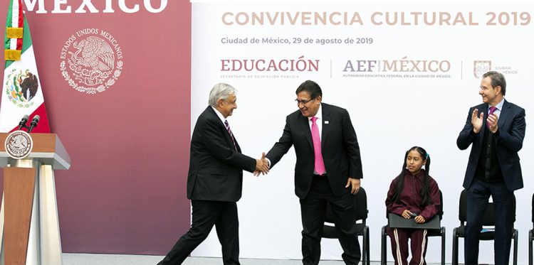 El secretario general del SNTE, Alfonso Cepeda Salas, participó en la Convivencia Cultural 2019 Olimpiada del Conocimiento Infantil, encabezada por el presidente Andrés Manuel López Obrador   