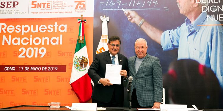 El SNTE dio a conocer conquistas alcanzadas a través del Pliego Nacional de Demandas 2019, en acto encabezado por el secretario general, Alfonso Cepeda Salas, y el oficial mayor de la SEP, Héctor Martín Garza González