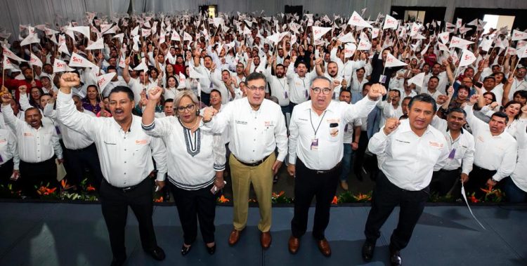 Con el objetivo de fortalecer sus procesos democráticos, el SNTE trabaja en el blindaje del voto universal para elegir a sus dirigentes, informó su secretario general, Alfonso Cepeda Salas, durante una gira por Chihuahua