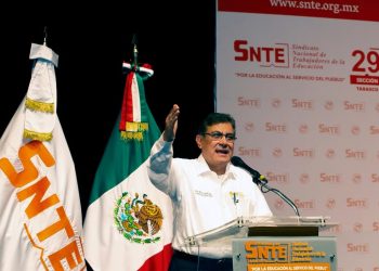 El SNTE realiza censo para conocer afectaciones de los agremiados por las intensas lluvias en Tabasco. Asimismo, instala centros de acopio de alimentos, agua y artículos de limpieza