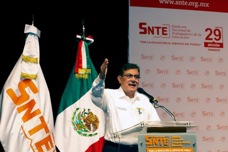 El SNTE realiza censo para conocer afectaciones de los agremiados por las intensas lluvias en Tabasco. Asimismo, instala centros de acopio de alimentos, agua y artículos de limpieza