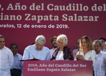El presidente Andrés Manuel López Obrador firmó el decreto por el que se establece que 2019 será Año del Caudillo del Sur, Emiliano Zapata Salazar, en homenaje a su vida, obra, valores y legado