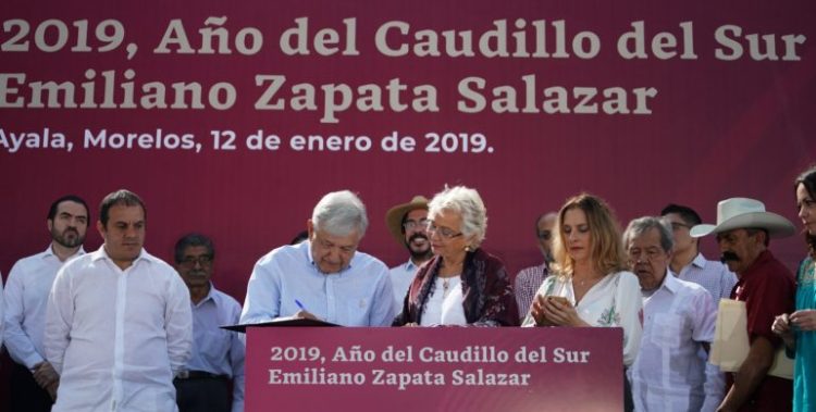 El presidente Andrés Manuel López Obrador firmó el decreto por el que se establece que 2019 será Año del Caudillo del Sur, Emiliano Zapata Salazar, en homenaje a su vida, obra, valores y legado