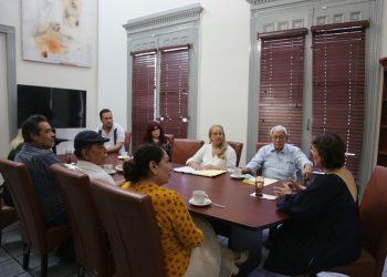 Mauro Arturo Rivera León es el ganador del Premio Nacional de Novela breve ESAC 2022, con su obra Historia de dos espejos