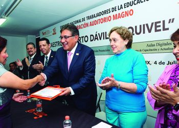 Ante el fin del Ciclo Escolar 2018-2019, el líder del SNTE, Alfonso Cepeda Salas, reconoció el gran compromiso de los maestros por su destacado desempeño en las aulas