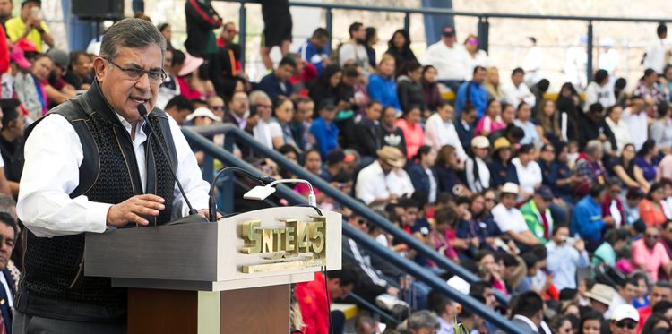 El secretario general del SNTE, Alfonso Cepeda Salas, anunció que la próxima semana la organización realizará otra consulta a sus agremiados, esta vez para integrar un pliego de demandas sobre seguridad social