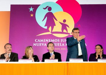 El SNTE refrenda el compromiso de contribuir para que la educación pública sea la base de la Cuarta Transformación que ha emprendido el presidente Andrés Manuel López Obrador