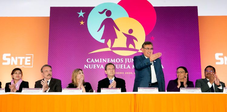 El SNTE refrenda el compromiso de contribuir para que la educación pública sea la base de la Cuarta Transformación que ha emprendido el presidente Andrés Manuel López Obrador