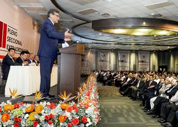 La nueva democracia en el SNTE será nuestra contribución al cambio de régimen que impulsa el presidente Andrés Manuel López Obrador, aseguró el secretario general, Alfonso Cepeda Salas