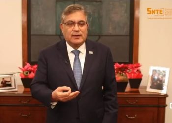 En un video navideño, el secretario general del SNTE, Alfonso Cepeda Salas, hace un llamado al gremio para proteger el patrimonio laboral