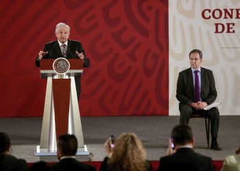 Anuncia presidente Andrés Manuel López Obrador fortalecimiento de escuelas normales. Para el ingreso a la docencia, dijo que se dará preferencia a los maestros egresados de las mismas