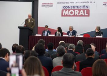 El presidente electo, Andrés Manuel López Obrador, convoca a los mexicanos a participar en la elaboración de la Constitución Moral para una nueva República
