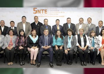 Se reúne el secretario general del SNTE, Alfonso Cepeda Salas, con legisladores afines a la organización con el propósito de  construir una agenda común