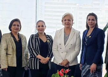 El SNTE continúa en la ruta de la Transparencia. Lleva a cabo reunión con autoridades del INAI para abordar los retos que a nivel nacional tiene en la materia