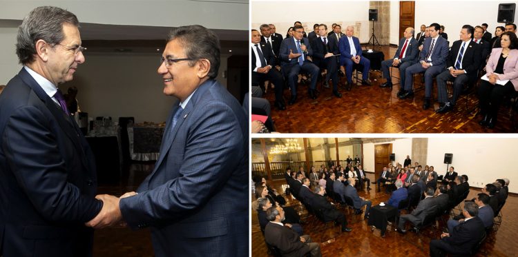 Reunión SNTE-SEP. Refrendan disposición para trabajar en el ámbito de sus responsabilidades, para mejorar la educación, así como las condiciones laborales y profesionales de los maestros