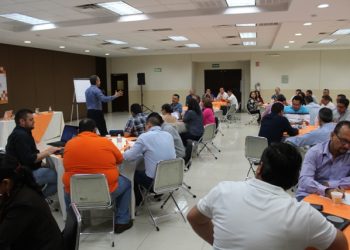 Integrantes del Comité Ejecutivo de la Sección 54 del SNTE, encabezados por su Secretario General, Raymundo Lagarda Borbón, cursan  taller de Planeación Estratégica