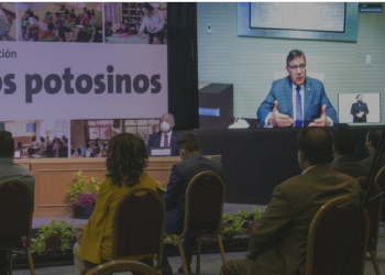 El secretario general del SNTE, Alfonso Cepeda Salas, participó este miércoles, de manera virtual, en la ceremonia de basificación de mil 466 docentes de San Luis Potosí