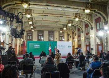 Ya hice el compromiso de que en los hechos van a recibir más los pensionados del ISSSTE, nada más que lo vamos a hacer poco a poco, afirma el presidente Andrés Manuel López Obrador