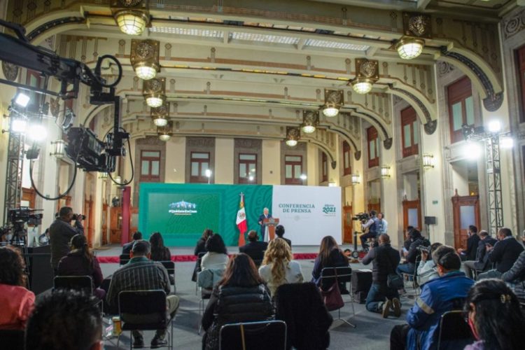 Ya hice el compromiso de que en los hechos van a recibir más los pensionados del ISSSTE, nada más que lo vamos a hacer poco a poco, afirma el presidente Andrés Manuel López Obrador