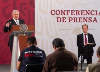El presidente López Obrador envía felicitación a los docentes con motivo del Día del Maestro. Afirman autoridades que regreso a las aulas, solo cuando sea seguro