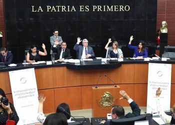 Aprobaron ayer en comisiones del Senado reforma constitucional en materia educativa, informó el senador Rubén Rocha Moya, presidente de la Comisión de Educación