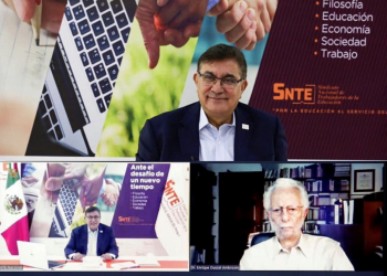 El secretario general del SNTE, Alfonso Cepeda Salas, inauguró una serie de seminarios en línea. Primer conferenciante: Enrique Dussel Ambrosini