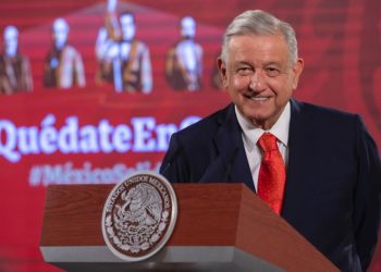 Resumen itinerante/ Reforma sobre pensiones. Democracia sindical. El hacer saber. 60 años de lucha sindical. Dos escritores