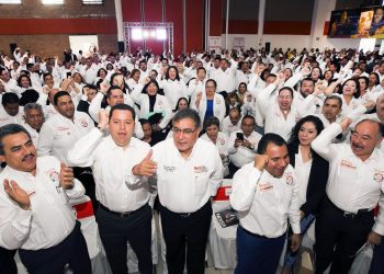 El secretario general del SNTE, Alfonso Cepeda Salas, encabezó la conmemoración del 51 Aniversario de la Sección 36 en el Estado de México, donde 3 mil agremiados refrendaron el orgullo de ser maestros y pertenecer a esta organización magisterial