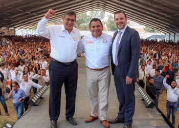 El secretario general del SNTE, Alfonso Cepeda Salas, encabezó la conmemoración del Día de la Educadora, ante más de 4 mil docentes de la Sección 36 del Estado de México
