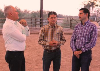 Revisan Secretario General de la Sección 54 y Diputados situación actual de Centro Integral de Equinoterapia   