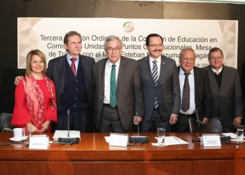 Reunión de trabajo de los senadores de la República con el Secretario de Educación Pública, Esteban Moctezuma Barragán