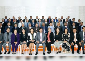 En un mensaje de bienvenida al Ciclo Escolar 2019-2020, el secretario general del SNTE, Alfonso Cepeda Salas, subrayó que los docentes forjan a la Patria desde las aulas