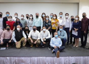 El senador con licencia Rubén Rocha Moya, anunció que iniciará sus actividades proselitistas el próximo domingo en Culiacán. Presenta su Comité de Campaña por la gubernatura