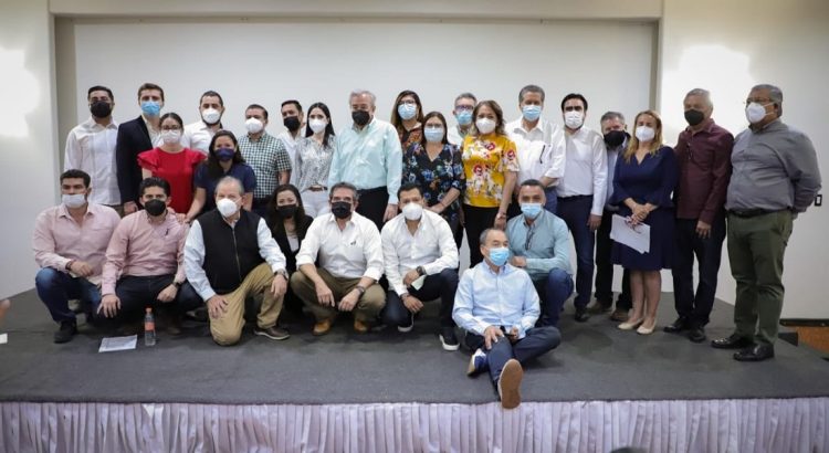 El senador con licencia Rubén Rocha Moya, anunció que iniciará sus actividades proselitistas el próximo domingo en Culiacán. Presenta su Comité de Campaña por la gubernatura   