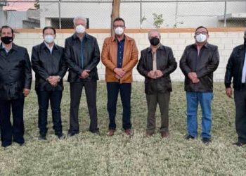 En un ambiente de unidad, armonía y compañerismo, se reúnen exsecretarios generales de la Sección 28 del SNTE, con el líder magisterial César Adalberto Salazar López