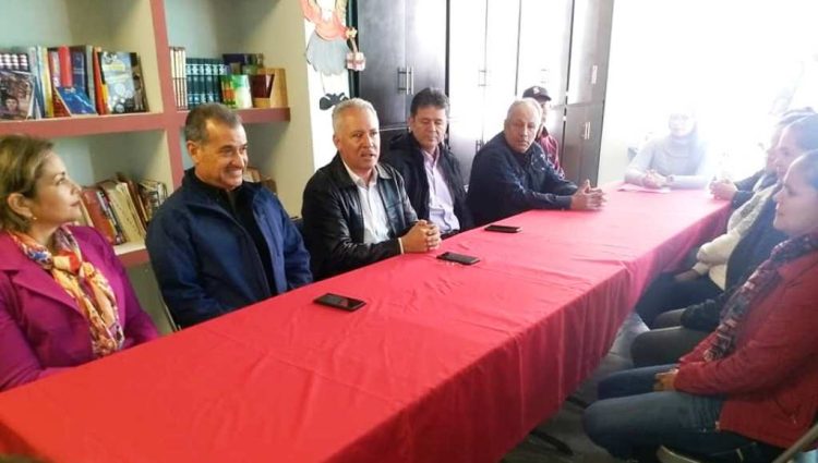 Se reúne el secretario general de la Sección 54 del SNTE, Raymundo Lagarda Borbón, con trabajadores de la educación del municipio de Ures