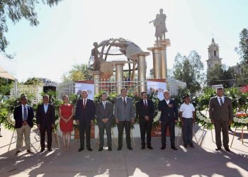 Con la participación de los líderes magisteriales de Sonora, César Adalberto Salazar López y Raymundo Lagarda Borbón, realizan ceremonia conmemorativa del Día del Maestro