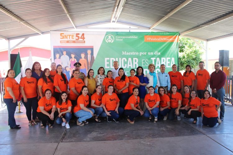 Con el objeto de sensibilizar a la sociedad sobre el trabajo que realizan las y los docentes, inician el Programa “Maestro por un día” que impulsa en Sonora la Sección 54 del SNTE