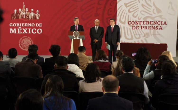 Participación del secretario de Educación Pública, Esteban Moctezuma Barragán, en la conferencia de prensa ofrecida hoy en Palacio Nacional, por el presidente de México, Andrés Manuel López Obrador
