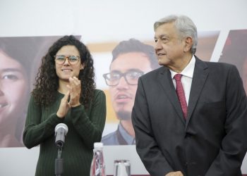 El presidente electo Andrés Manuel López Obrador presenta programa Jóvenes Construyendo el Futuro. 2 millones 600 mil jóvenes serán capacitados en el trabajo y recibirán 3 mil 600 pesos mensuales