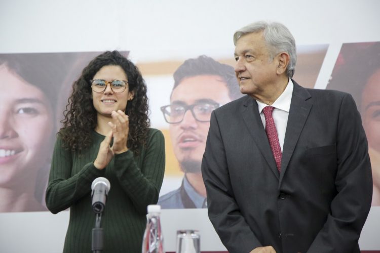 El presidente electo Andrés Manuel López Obrador presenta programa Jóvenes Construyendo el Futuro. 2 millones 600 mil jóvenes serán capacitados en el trabajo y recibirán 3 mil 600 pesos mensuales