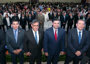 El SNTE mantendrá su transformación de acuerdo con la nueva era que vive el país, pero a su ritmo y con sus tiempos, afirma en Nayarit, el Secretario General, Alfonso Cepeda Salas