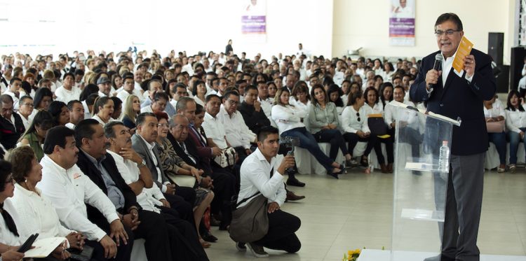 El secretario general del SNTE, Alfonso Cepeda Salas, informó ayer en Puebla, que recuperarán sus plazas los maestros cesados por la aplicación de la reforma educativa