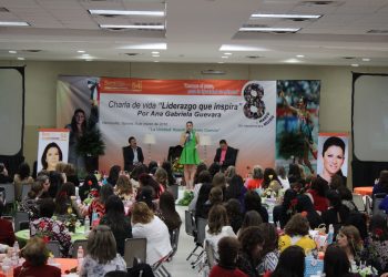 LA SECCIÓN 54 FELICITA Y RECONOCE A LAS MUJERES EN SU DÍA; SE CONTÓ CON LA PRESENCIA DE ANA GABRIELA GUEVARA