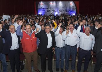 El secretario general del SNTE, Alfonso Cepeda Salas, realiza recorrido por todo el territorio nacional. Ayer, ante casi 3 mil agremiados de las secciones 26 y 52, encabezó el Encuentro por la Unidad de los Trabajadores de la Educación de San Luis Potosí