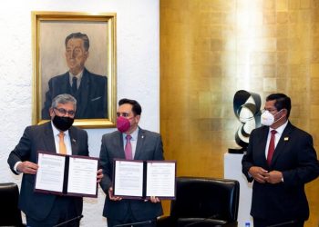 El SNTE y el IPN logran acuerdos exitosos a demandas del personal académico de esa casa de estudios. Encabezan ceremonia, líder del Sindicato y director del Politécnico