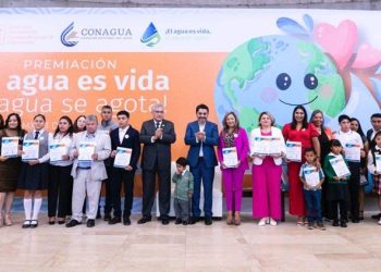 Reconocen a participantes en campaña del SNTE ¡El agua es vida, el agua se agota!
