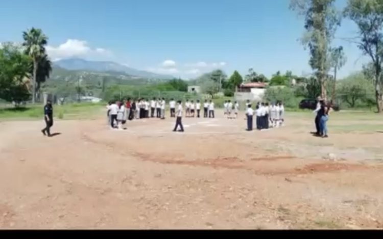 El simulacro nacional y la escuela secundaria de Baviácora