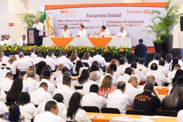 En Sonora, líder del SNTE explica reformas legales para salvaguardar autonomía sindical