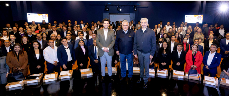 Reconoce la UNESCO a maestros del SNTE por construir la paz desde las aulas